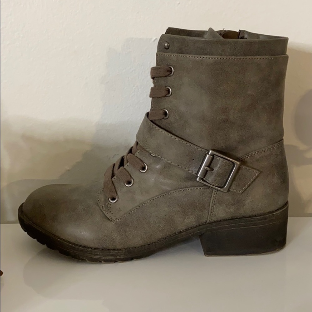 Gray, size 8, combat boots, buckles, Madden Girl